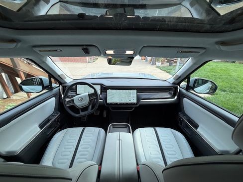 Used 2023 Rivian R1S Adventure image 13