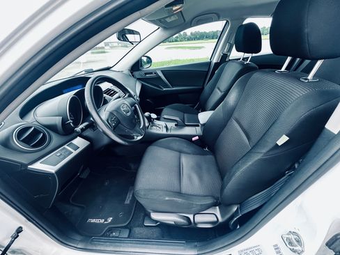 Used 2013 MAZDA MAZDA3 i SV FWD image 12