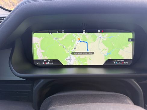 Used 2021 Land Rover Defender 90 First Edition image 17