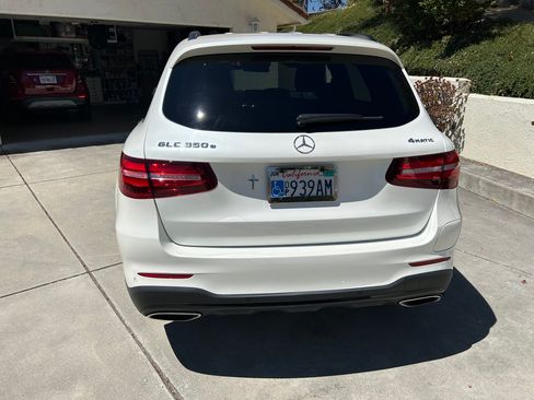 Used 2019 Mercedes-Benz GLC 350e 4MATIC image 2