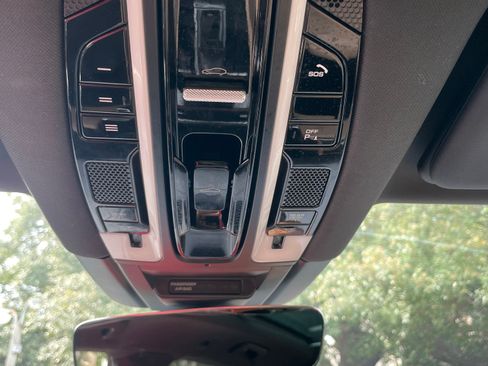 Used 2021 Porsche Cayenne E-Hybrid AWD/4WD image 19