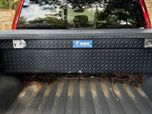 Used 2015 Ford F150 Platinum w/ Equipment Group 701A Luxury AWD/4WD image 5