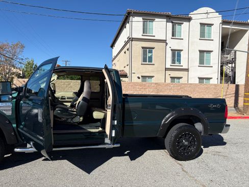Used 2009 Ford F250 FX4 image 6