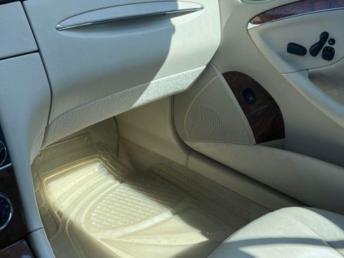 Used 2007 Mercedes-Benz CLK 350 Cabriolet image 6