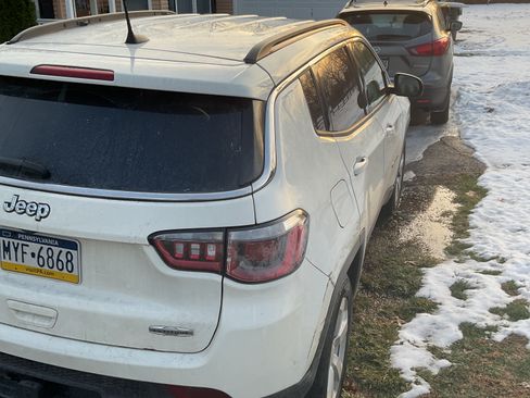 Used 2018 Jeep Compass Latitude w/ Popular Equipment Group image 8