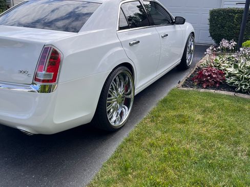 Used 2012 Chrysler 300 C w/ Beats Audio Group RWD image 2
