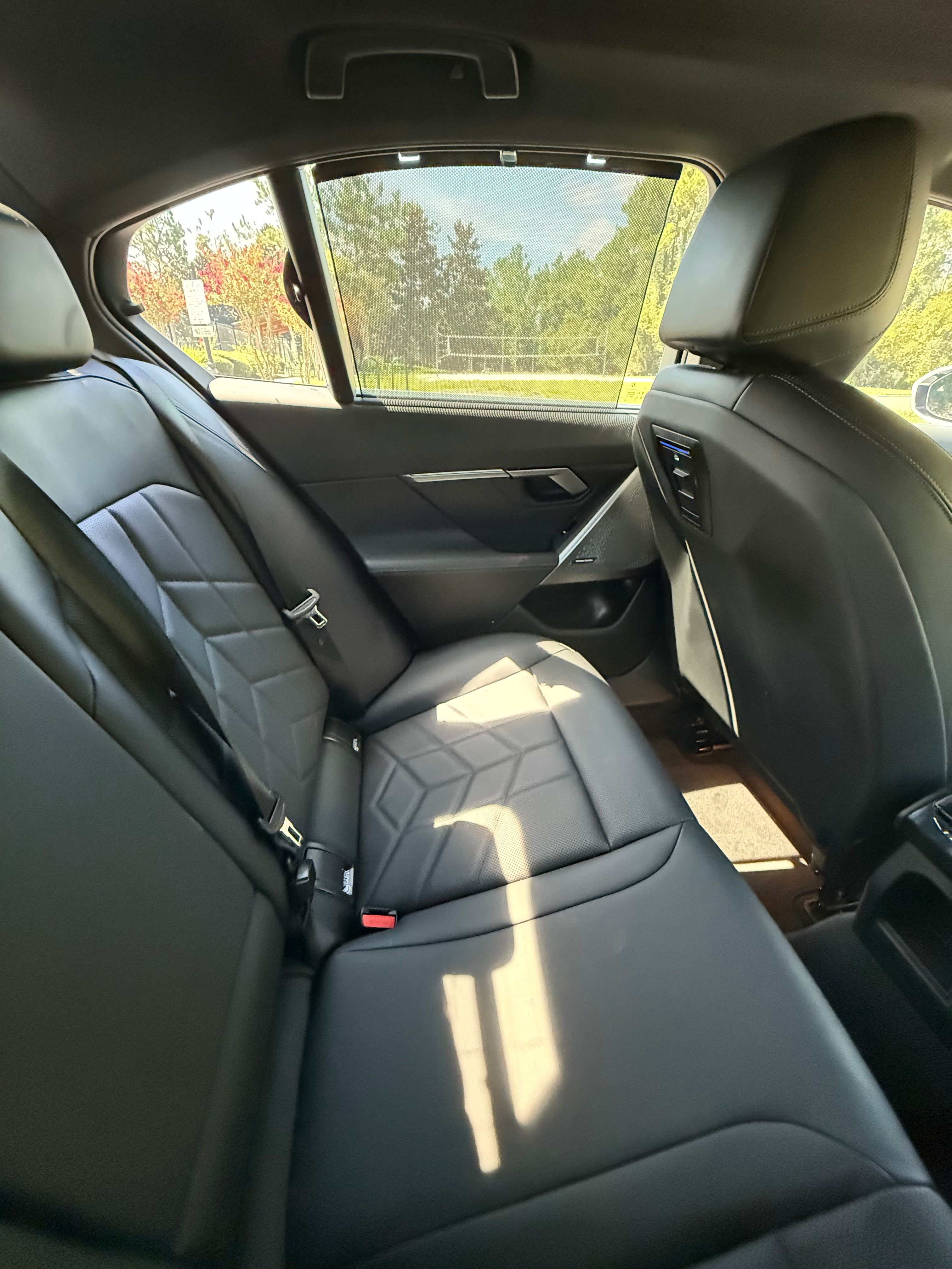 Used 2025 BMW 540i xDrive w/ Executive Package AWD/4WD image 10