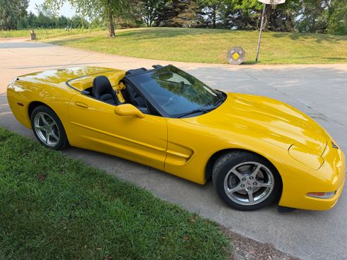 Used 2002 Chevrolet Corvette Convertible w/ Preferred Equipment Group2 RWD image 8