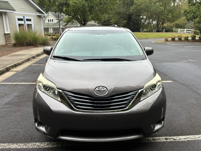 Used 2013 Toyota Sienna LE FWD image 6