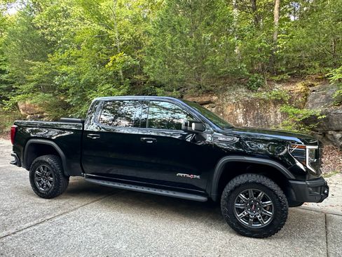 Used 2024 GMC Sierra 1500 AT4X image 4
