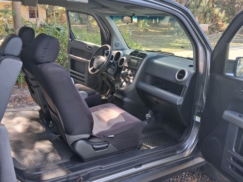 Used 2005 Honda Element EX image 16