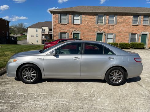 Used 2011 Toyota Camry Hybrid w/ Upgrade Pkg image 4