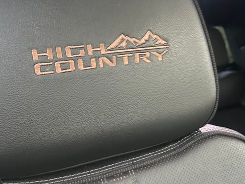 Used 2023 Chevrolet Silverado 1500 High Country w/ Technology Package image 8