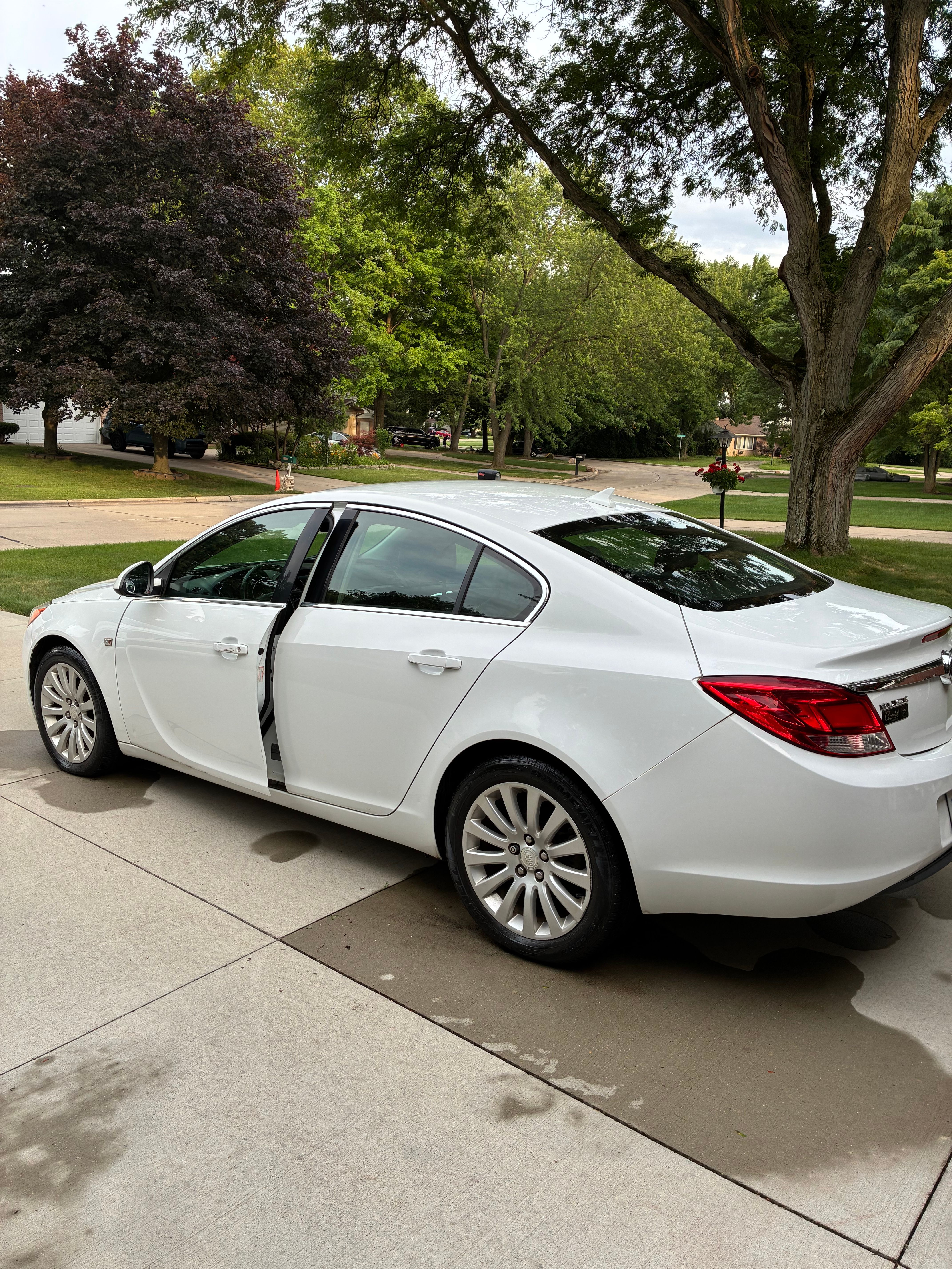 Used 2011 Buick Regal CXL FWD image 15