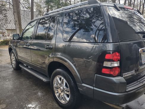 Used 2010 Ford Explorer Limited image 8