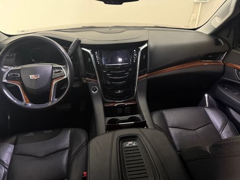 Used 2016 Cadillac Escalade ESV Premium image 12