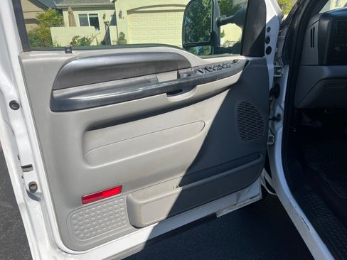 Used 2003 Ford F250 XLT AWD/4WD image 17