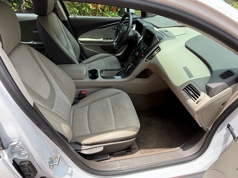 Used 2013 Chevrolet Volt Premium w/ Premium Trim Package FWD image 18