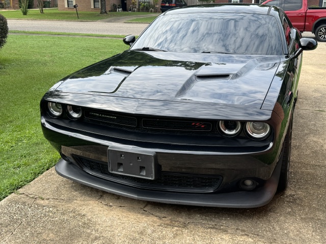 Used 2017 Dodge Challenger R/T Scat Pack w/ Leather Interior Group RWD image 2