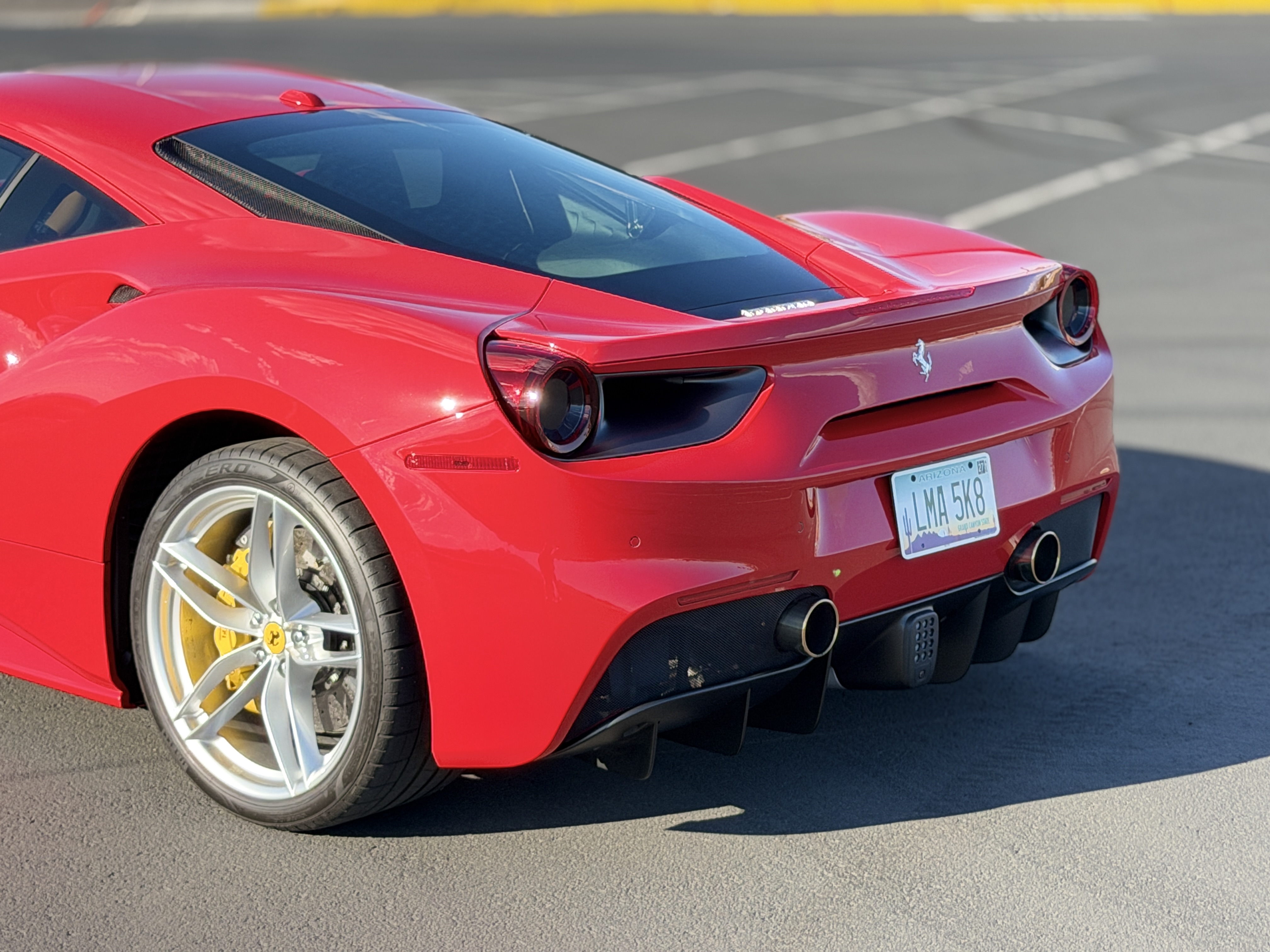 Used 2016 Ferrari 488 GTB RWD image 18