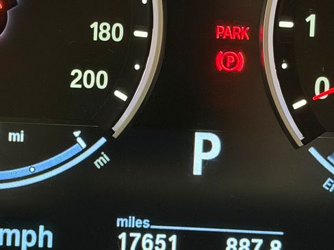 Used 2014 BMW M6 Convertible 2D image 32