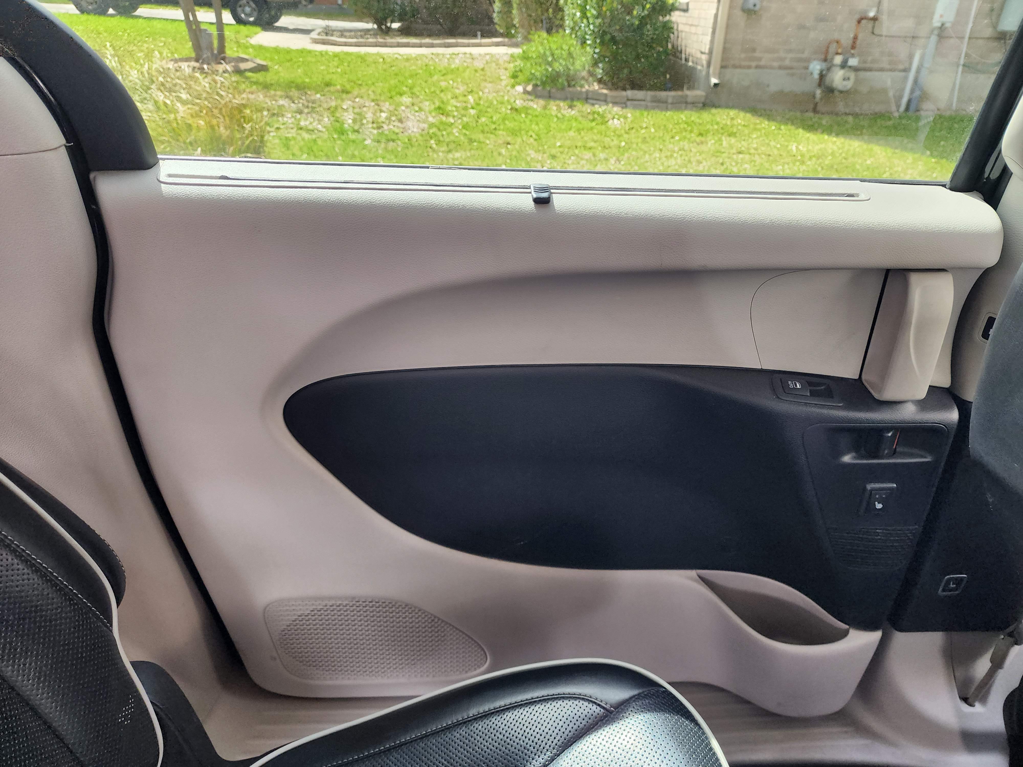 Used 2022 Chrysler Pacifica Limited FWD image 21