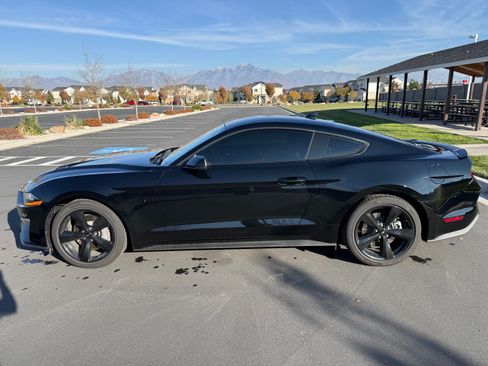 Used 2022 Ford Mustang GT Premium w/ Equipment Group 401A image 4