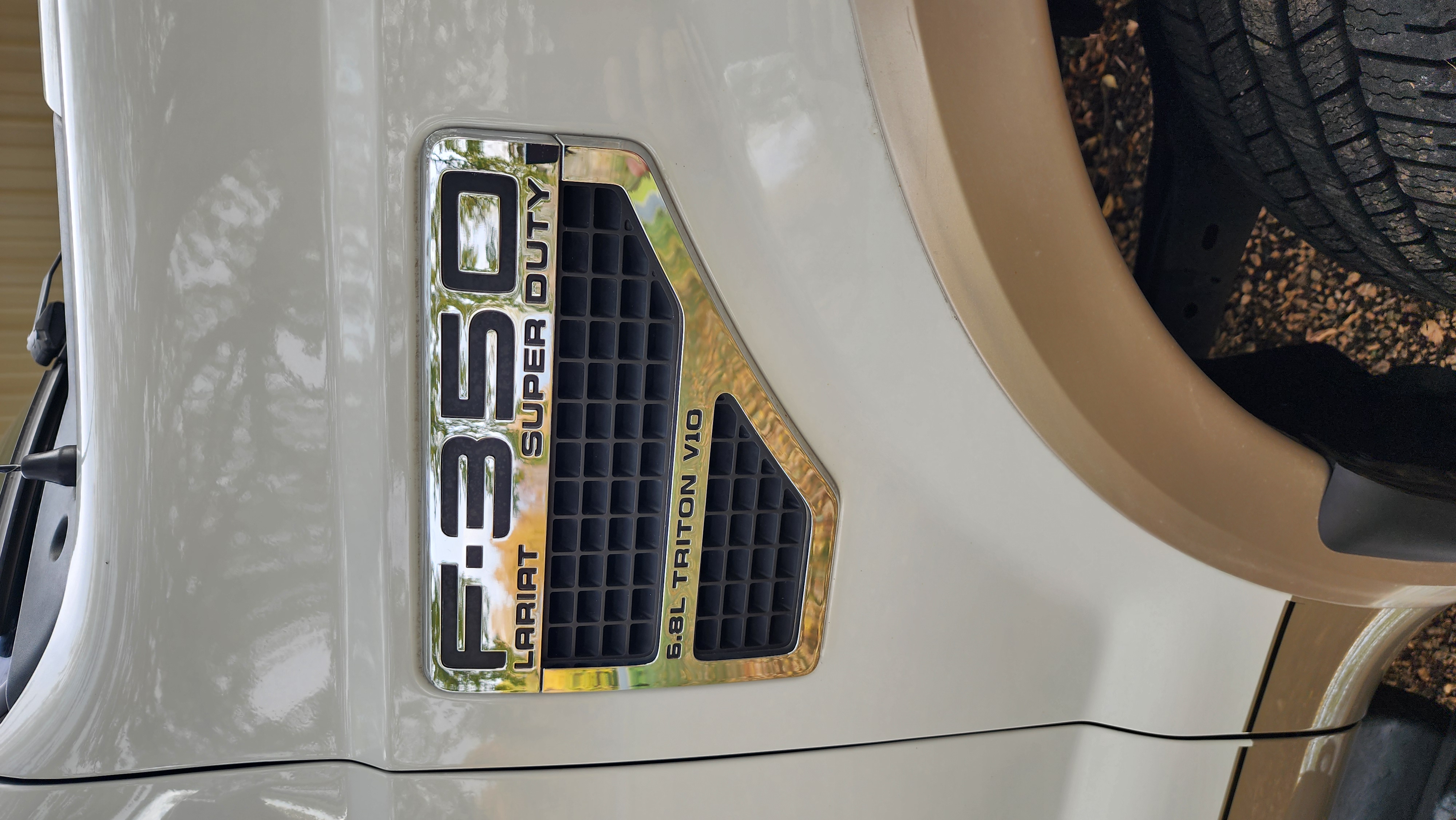Used 2010 Ford F350 Lariat AWD/4WD image 12