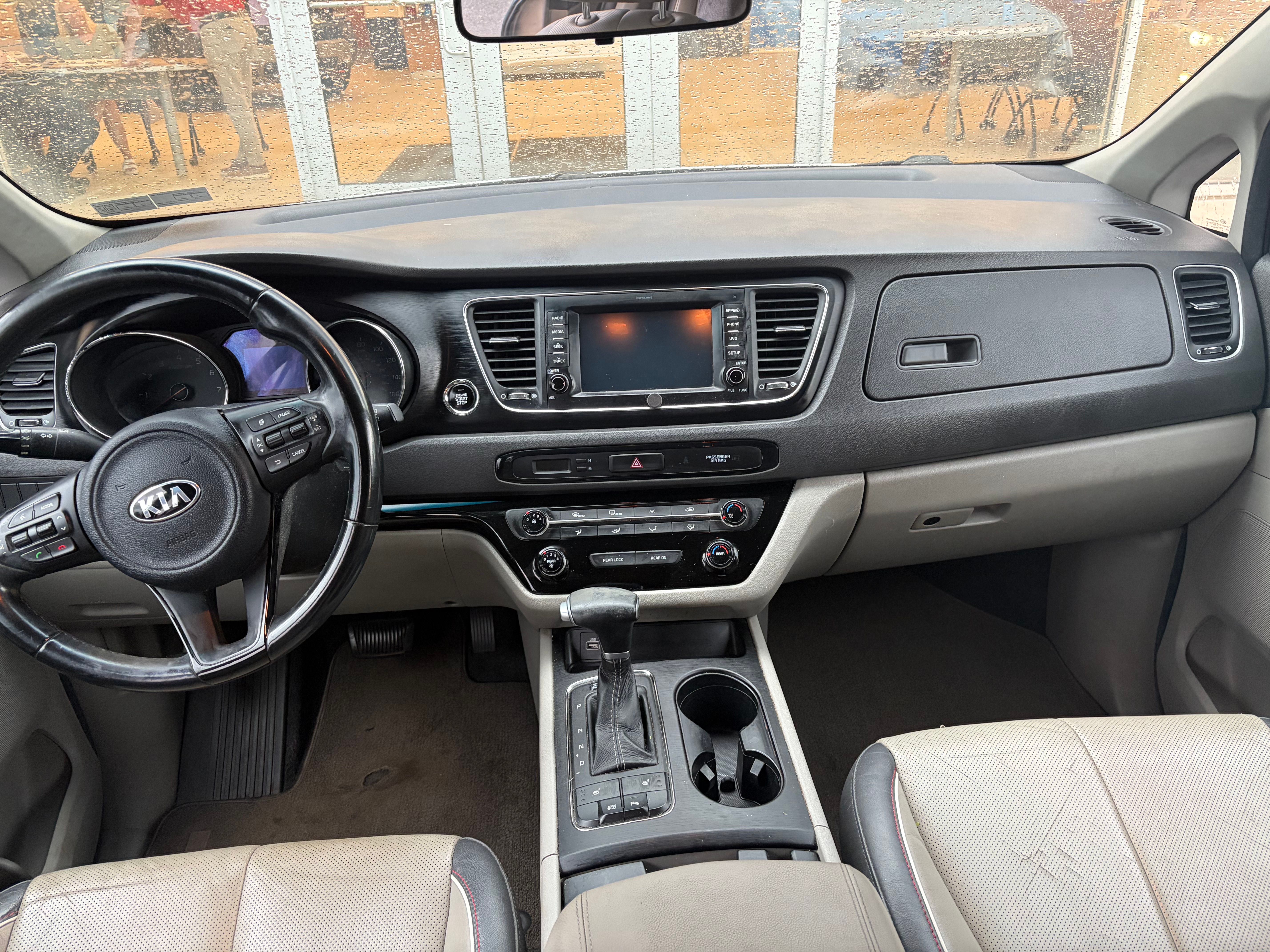 Used 2017 Kia Sedona LX w/ LX Essentials Premium Package FWD image 15