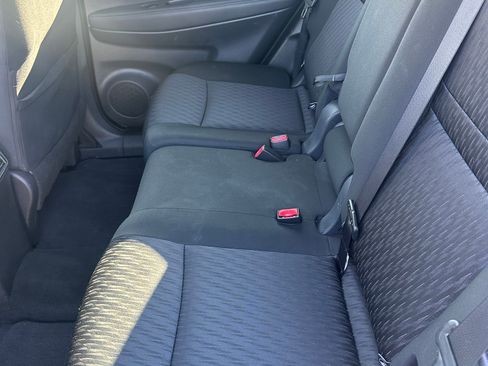 Used 2019 Nissan Rogue SV image 17