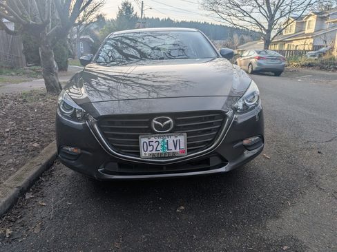 Used 2017 MAZDA MAZDA3 Sport image 2