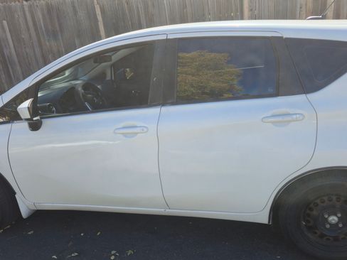 Used 2016 Nissan Versa Note SV image 1