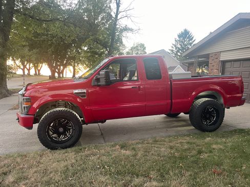 Used 2008 Ford F250 FX4 image 2