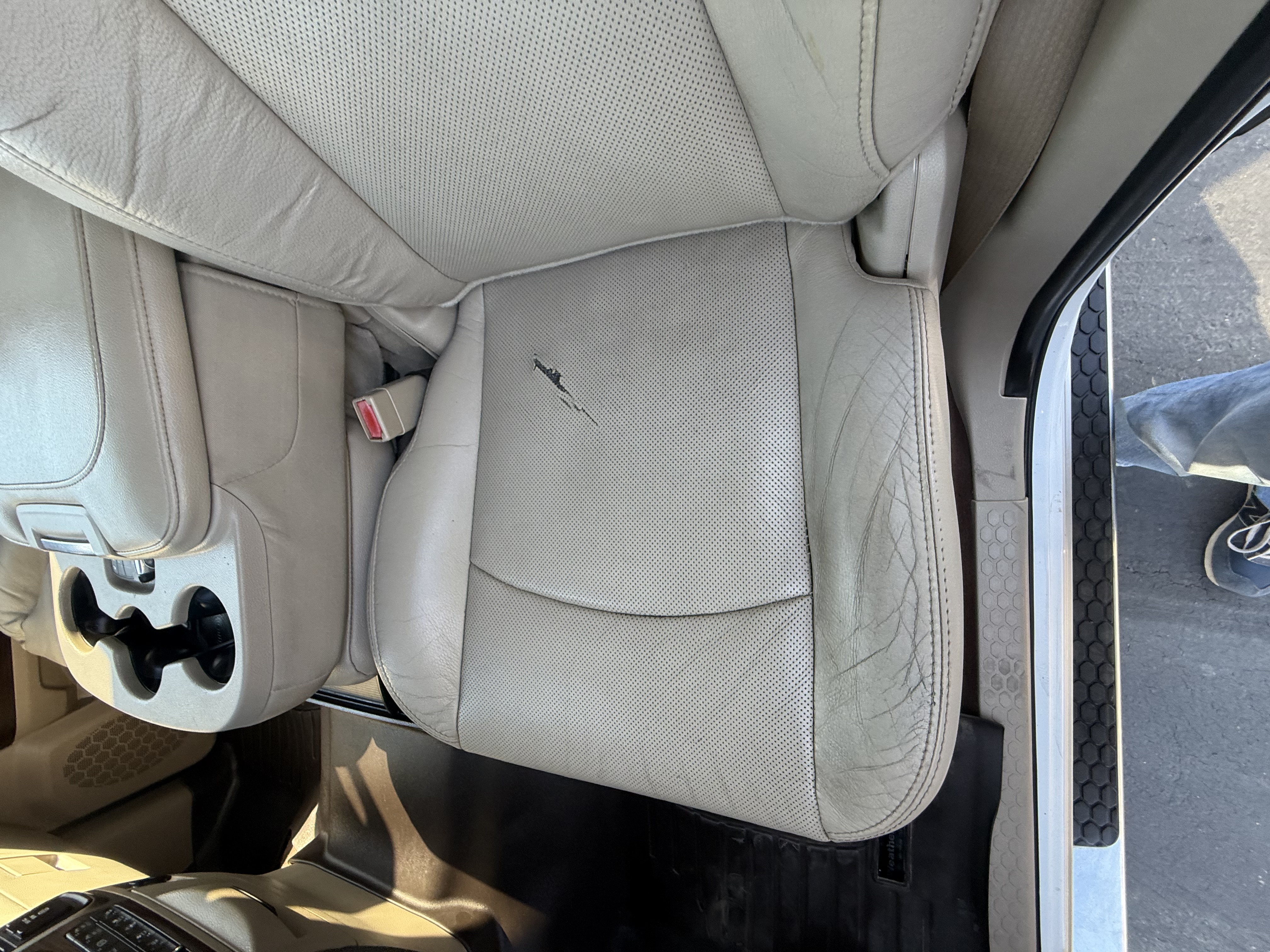 Used 2016 RAM 2500 Laramie w/ Convenience Group RWD image 6