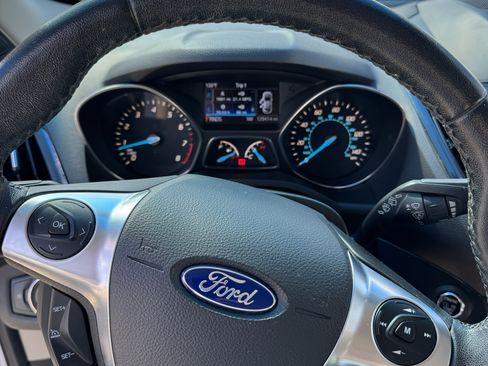 Used 2014 Ford Escape Titanium w/ Equipment Group 401A AWD/4WD image 14
