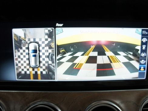 Used 2017 Mercedes-Benz E 400 4MATIC Wagon image 16