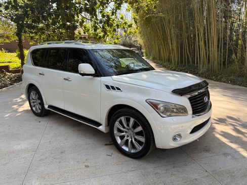 Used 2013 INFINITI QX56 4WD w/ Deluxe Touring Pkg image 9