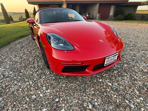 Used 2019 Porsche 718 Boxster RWD image 4