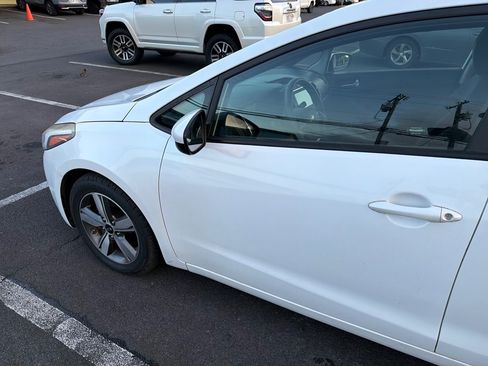 Used 2018 Kia Forte LX w/ LX Popular Package image 8
