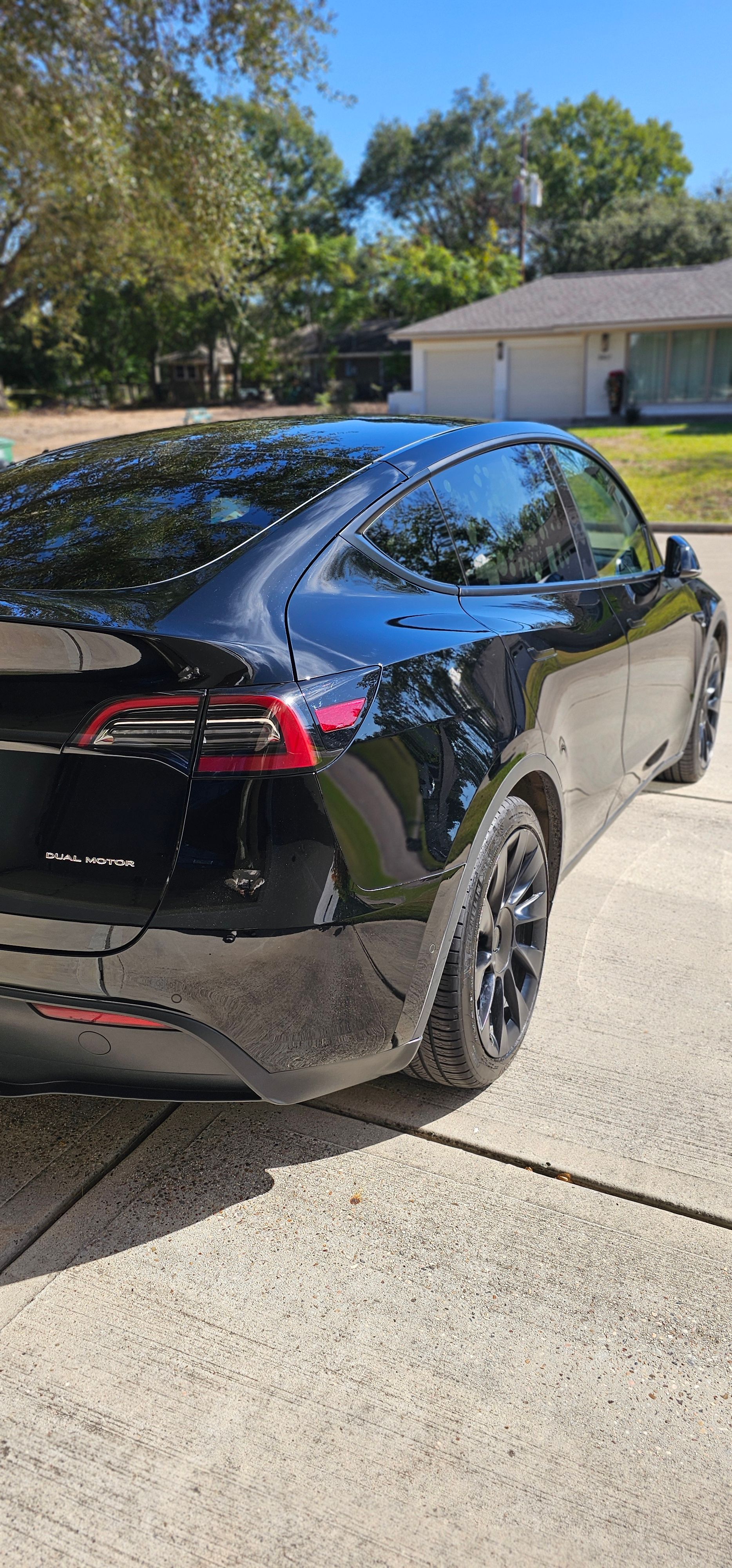 Used 2022 Tesla Model Y Long Range AWD/4WD image 5