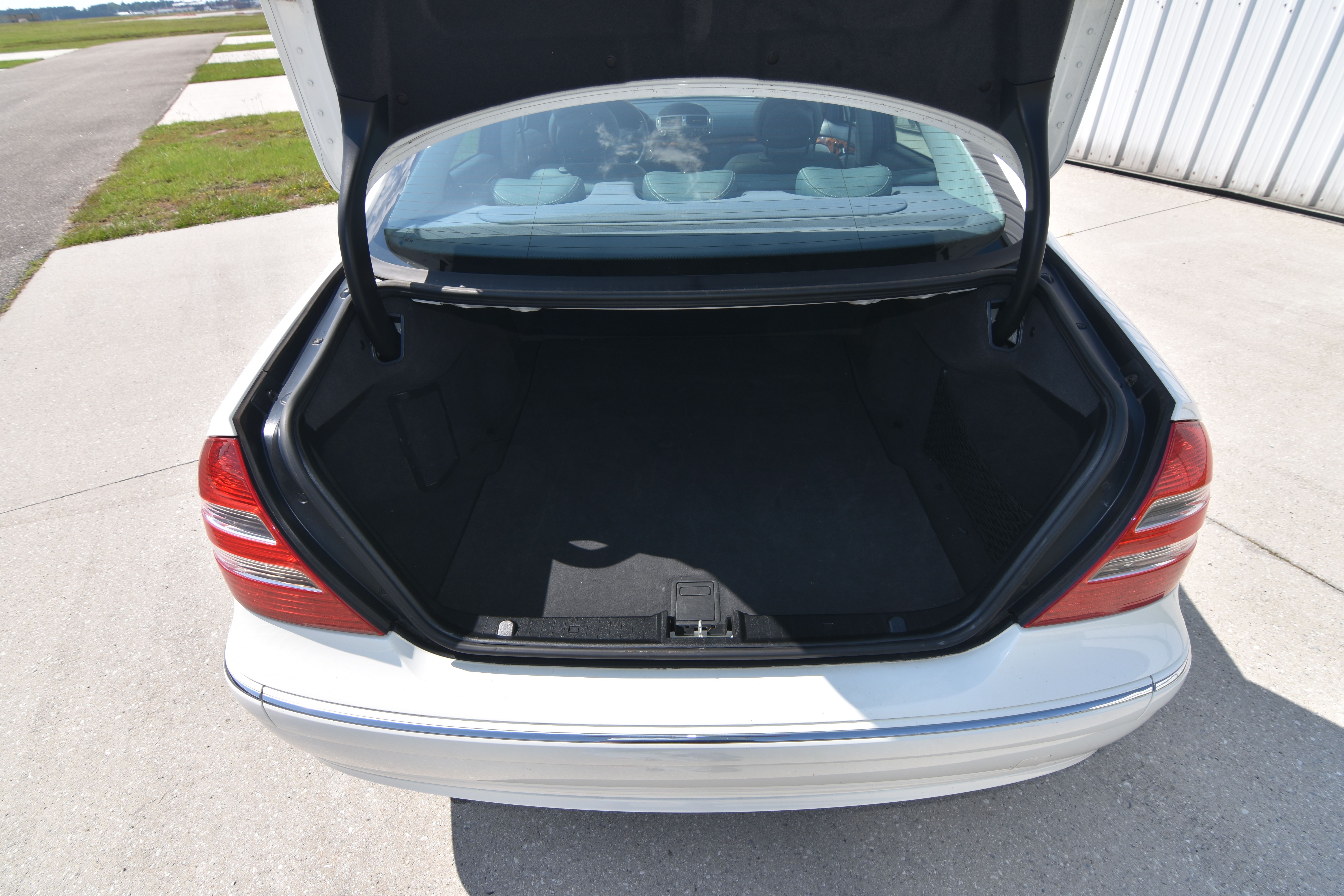 Used 2004 Mercedes-Benz E 320 Sedan image 9