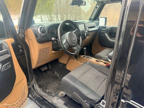 Used 2012 Jeep Wrangler Unlimited Sahara w/ Dual Top Group image 6