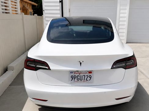 Used 2021 Tesla Model 3 Standard Range Plus RWD image 5
