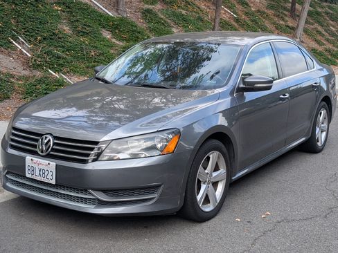 Used 2013 Volkswagen Passat 2.5 SE image 1