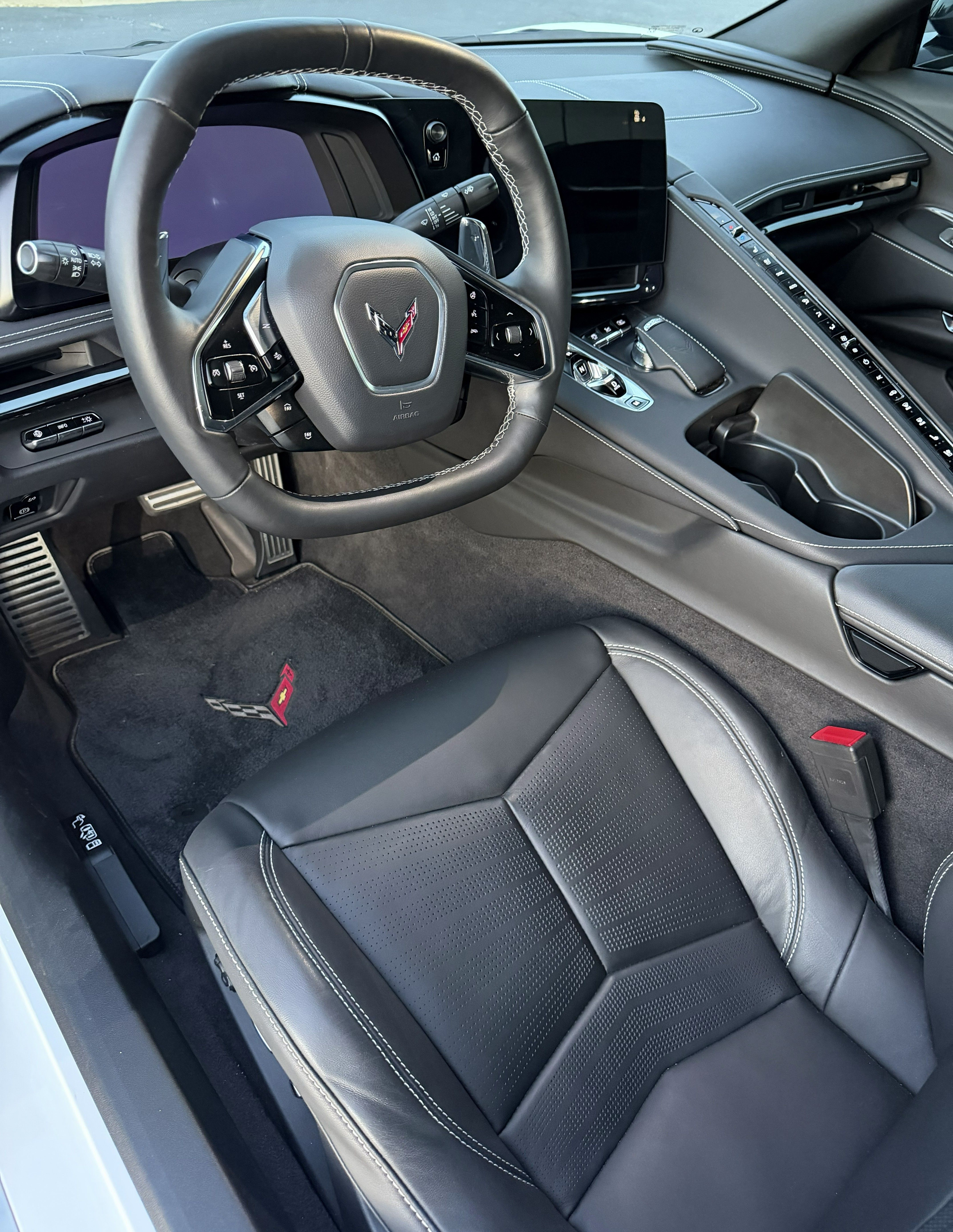Used 2024 Chevrolet Corvette Stingray Preferred Cpe w/ Z51 Performance Package RWD image 23