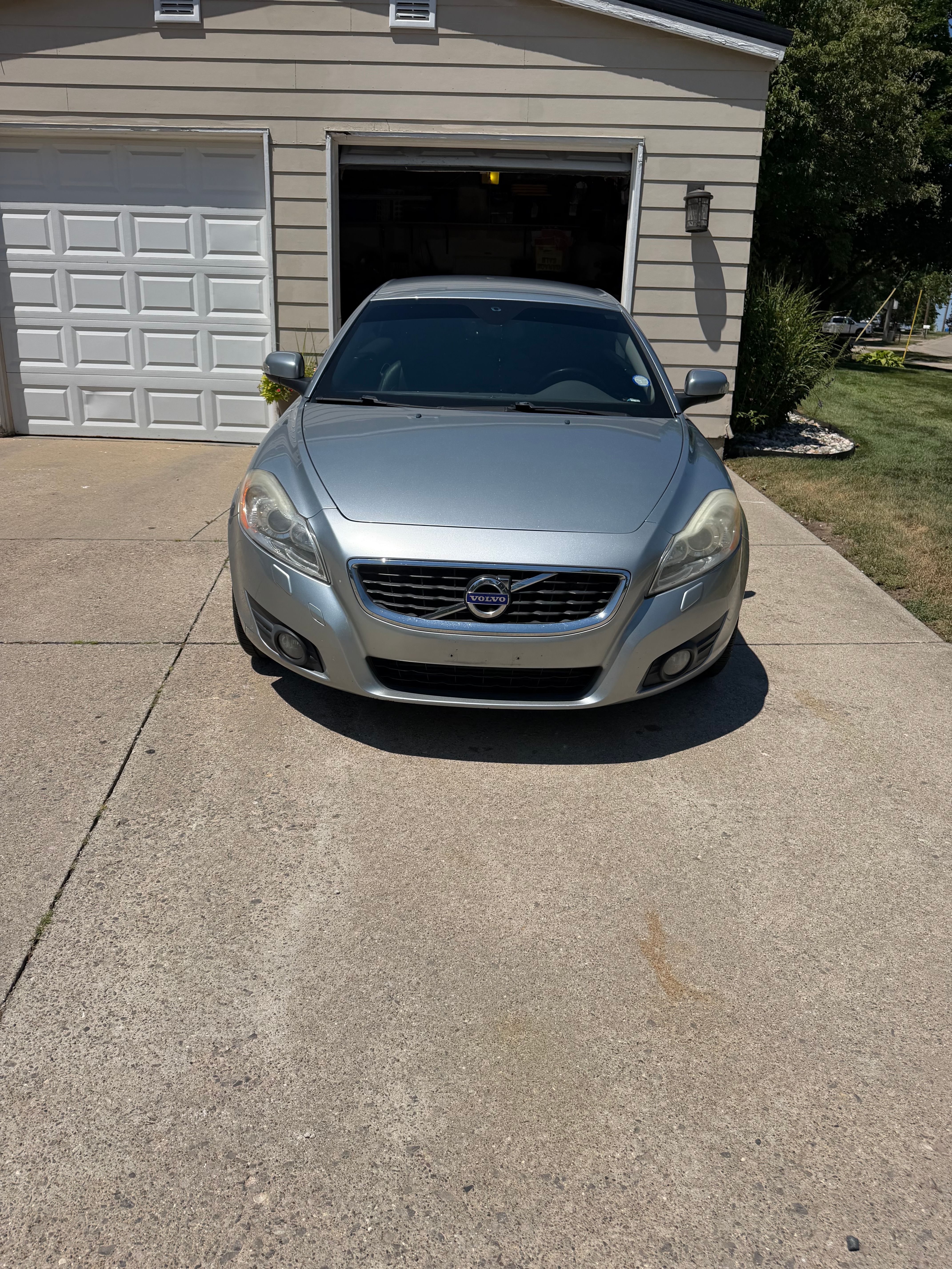Used 2011 Volvo C70 T5 FWD image 4
