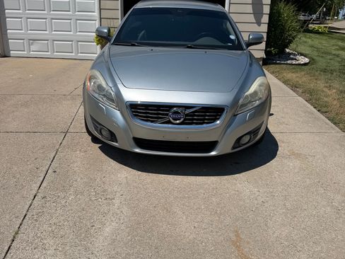 Used 2011 Volvo C70 T5 FWD image 4