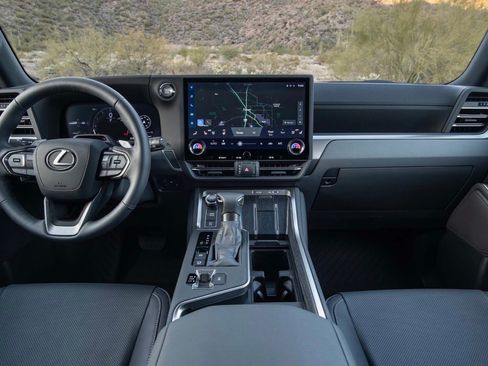 Used 2025 Lexus GX 550 w/ Accessory Package (2T) AWD/4WD image 2