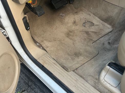 Used 2013 GMC Yukon SLT w/ SLT-2 Equipment Package image 15