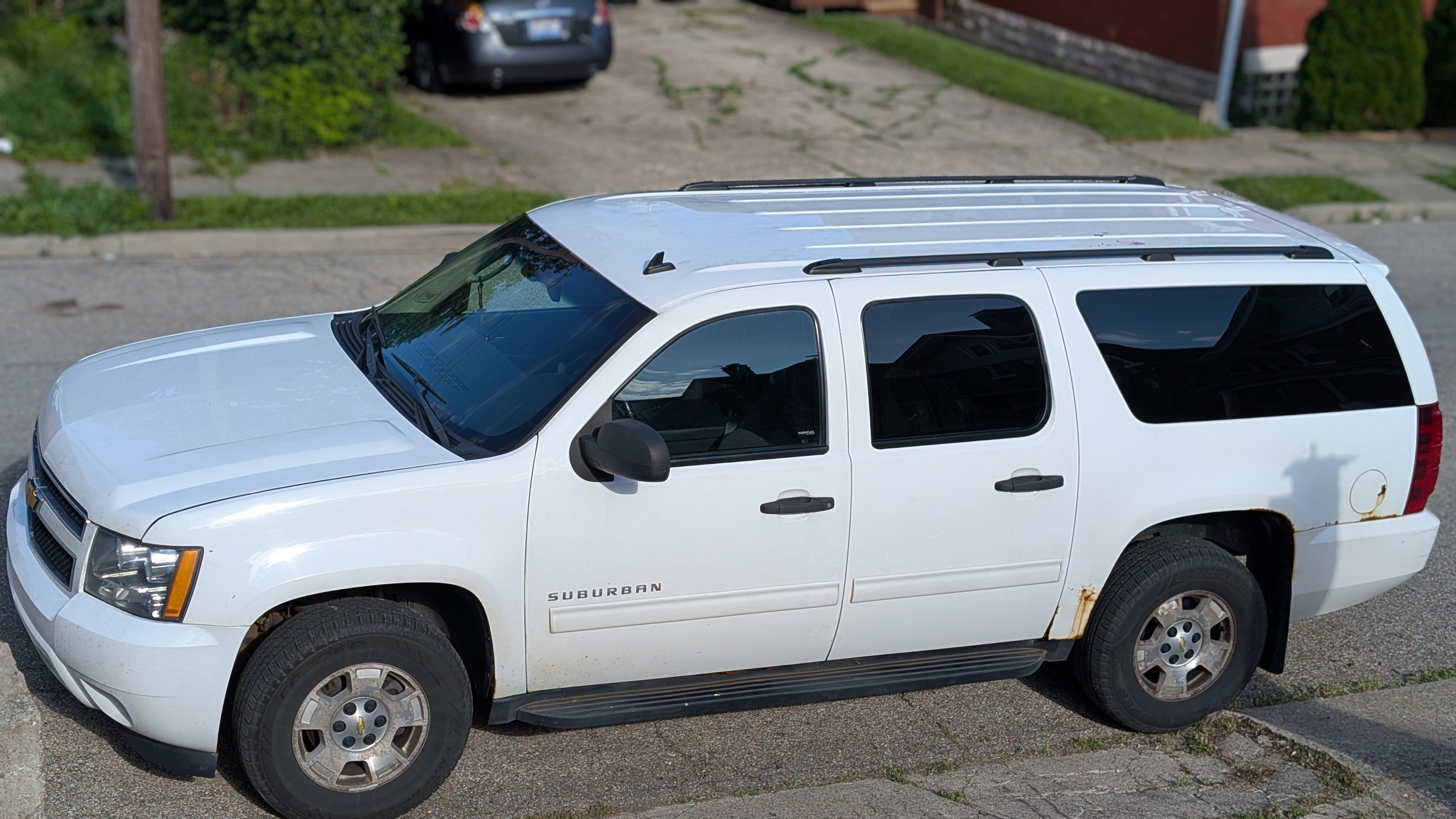 Used 2014 Chevrolet Suburban LS AWD/4WD image 2